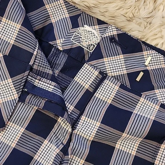 Ladies golf shorts - Picture 3 of 4